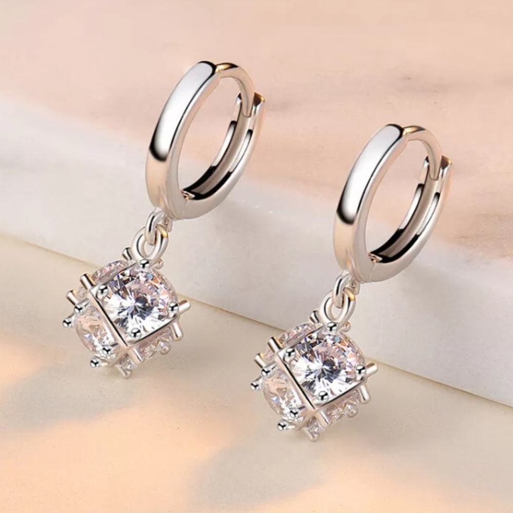 🌟 Sterling Silver Crystal Huggie Hoop Earrings